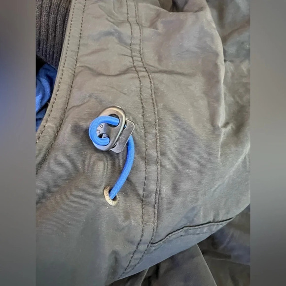 ❄ Abercrombie Jacket 
Size small
Fleece inside 
Zipper and snap front - Picture 6 of 10